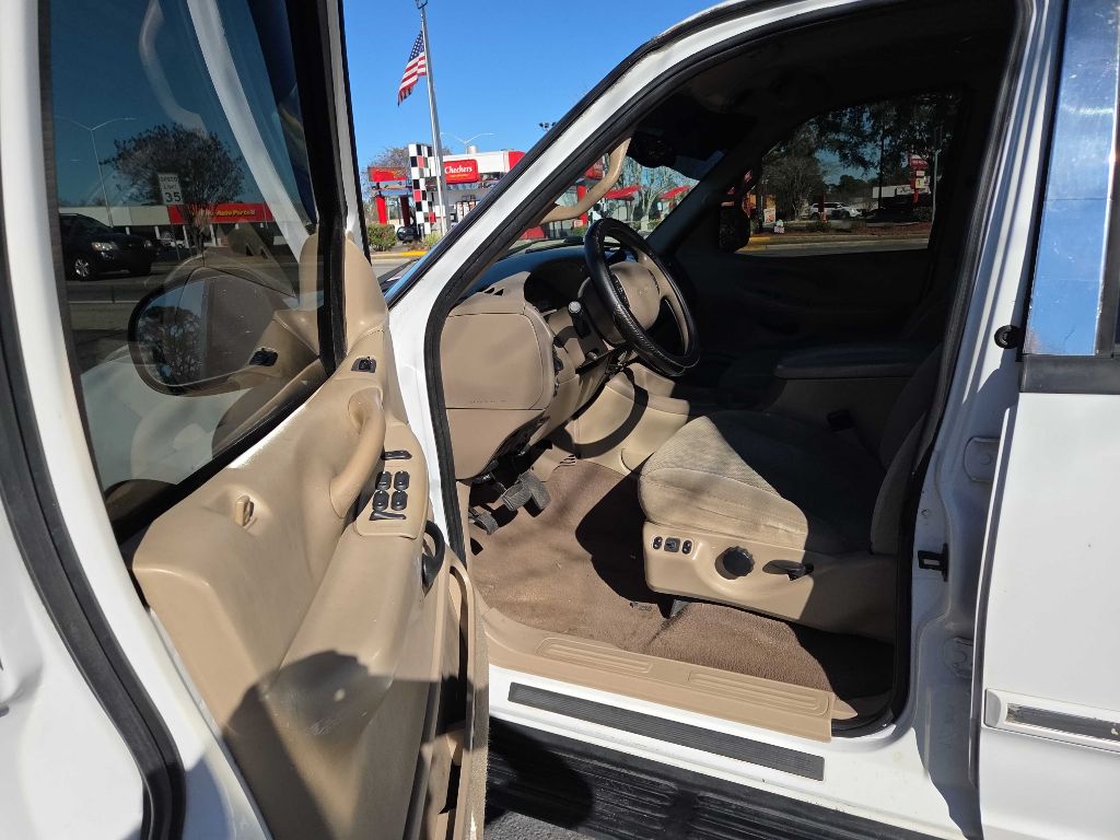 2001 Ford Expedition XLT - stock#10164